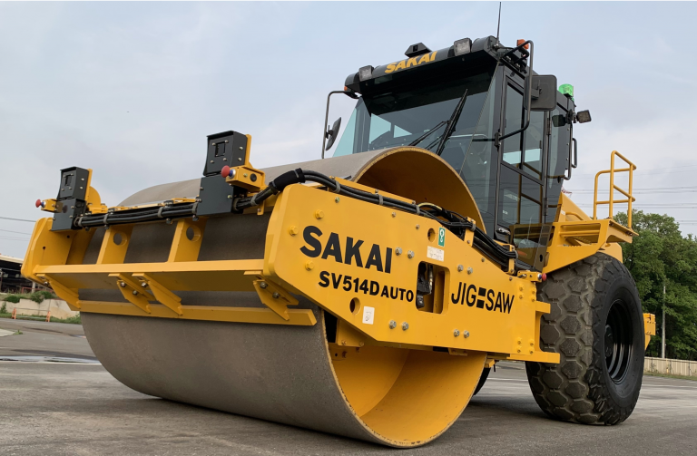 JIG-SAWと酒井重工業の共同開発による自動運転ローラの販売が決定
